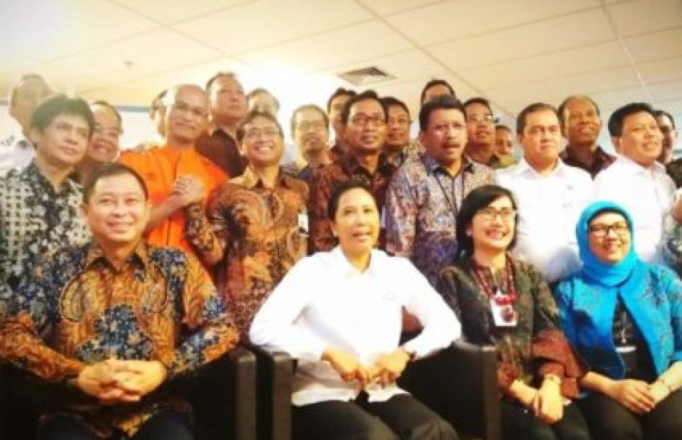 Pelindo II Bantu Pemasangan Listrik untuk 2000 Keluara Miskin di Bogor