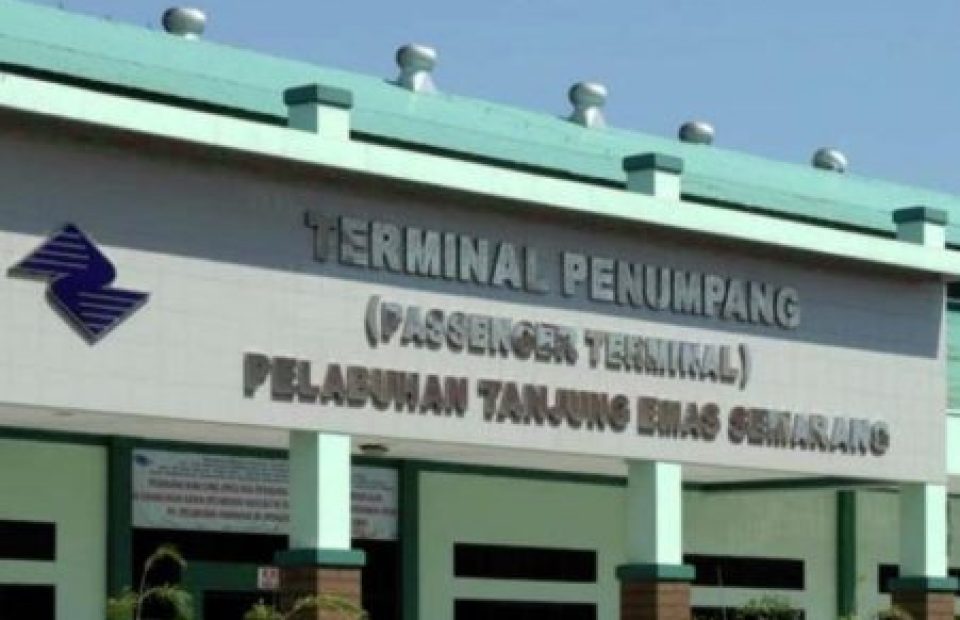 JELANG LIBUR TAHUN BARU 2018, ARUS BALIK ANGKUTAN LAUT NATAL DAN TAHUN BARU DI PELABUHAN TANJUNG EMAS SEMARANG TERPANTAU LANCAR