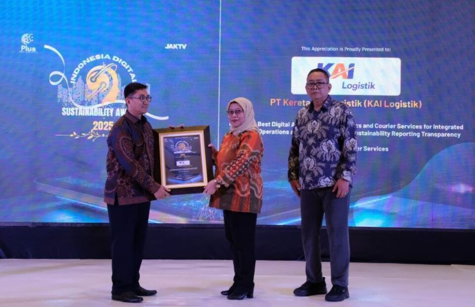 KAI Logistik Raih Penghargaan Indonesia Digital Sustainability Awards 2025