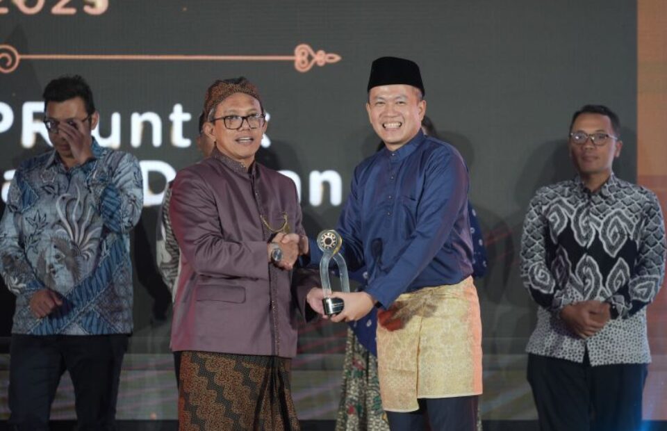 PT Hasnur Internasional Shipping Tbk Raih Penghargaan PR Indonesia Award 2025