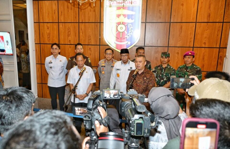 Koordinasi Menhub Dudy Bertemu Gubernur Lampung, Strategi Hadapi Angkutan Lebaran 2025