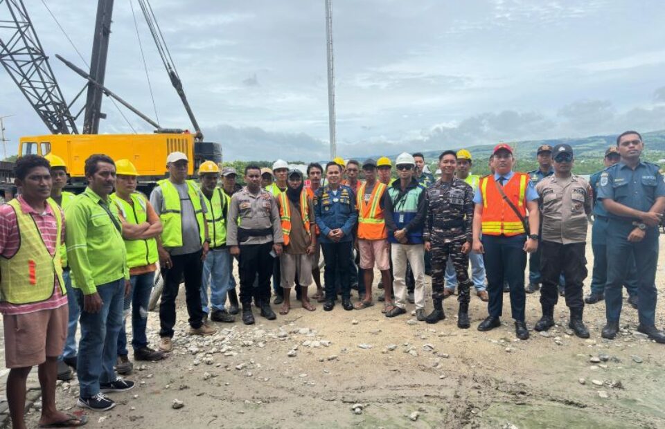Penerapan Tarif Portir di Pelabuhan Waingapu yang Transparan