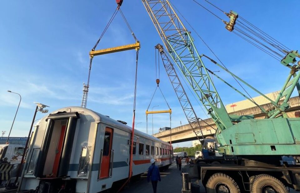 Mobilitas Transportasi KAI Logistik Distribusikan 22 Kereta dari Jawa ke Sumatera