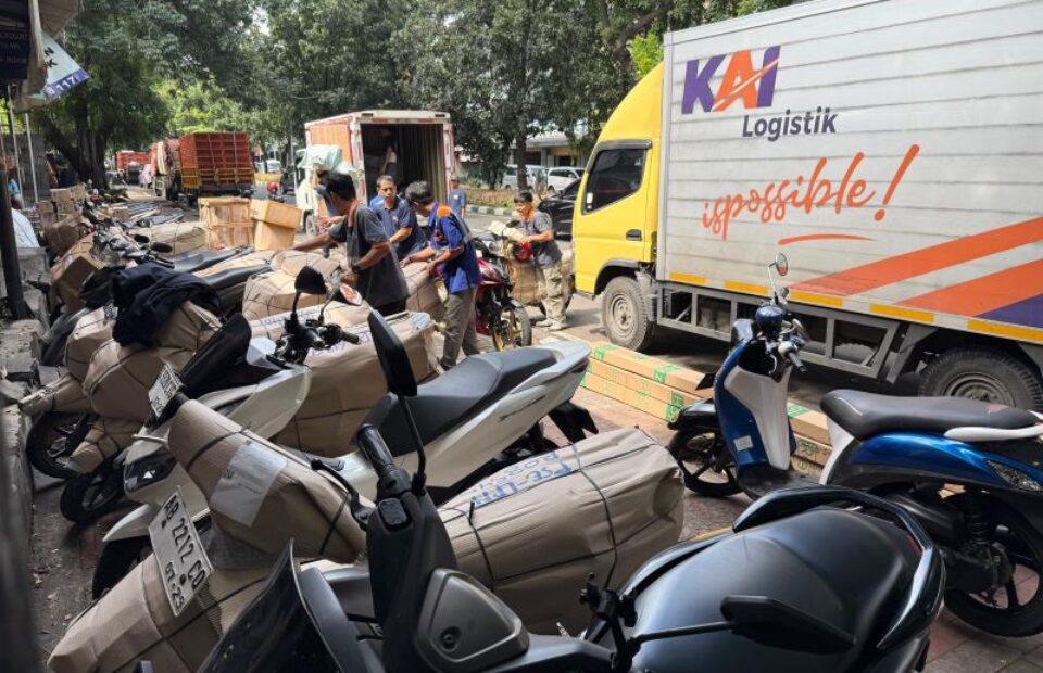 Angkut Ribuan Motor dan Hewan Peliharaan, KAI Logistik Wujudkan Kelancaran Angkutan Lebaran 2025