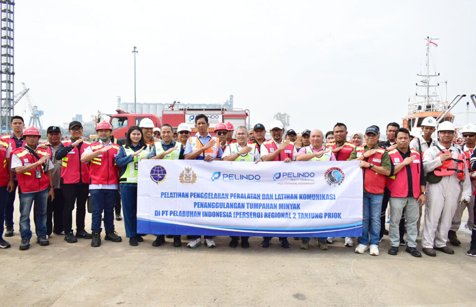 Sinergi Pelindo Priok dan Institusi Pelabuhan Lainnya Gelar Latihan Penanggulangan Tumpahan Minyak