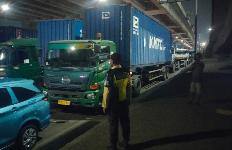 Priok Operations Normal Despite Nearby Road Congestion