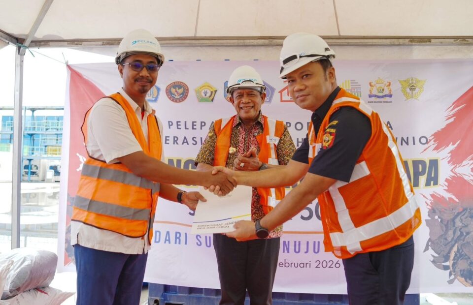 Koperasi Merah Putih Awunio Exports 50 Tons of Charcoal via TPK Kendari