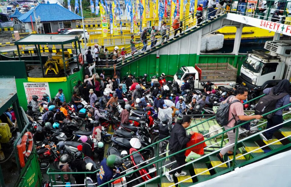 Indonesia Ferry Ramps up Services to Ease Heavy Traffic at Gilimanuk Port