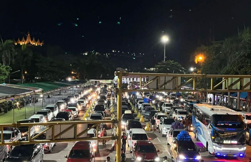 Sumatra – Java Eid Return Travel Picks Up, Ferry Operations Smooth