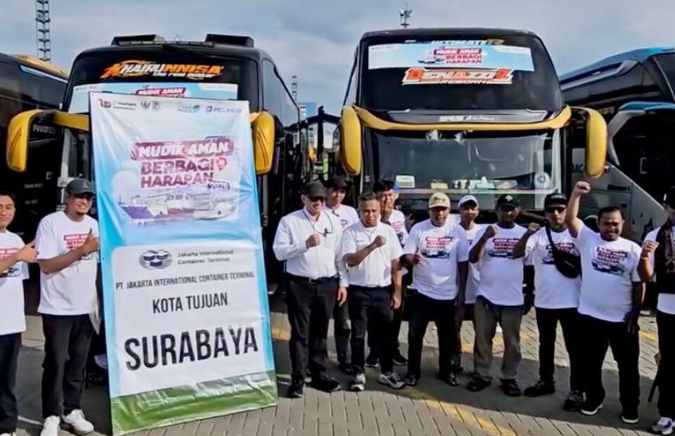 JICT Provides Five Buses for Pelindo Free Homecoming Program