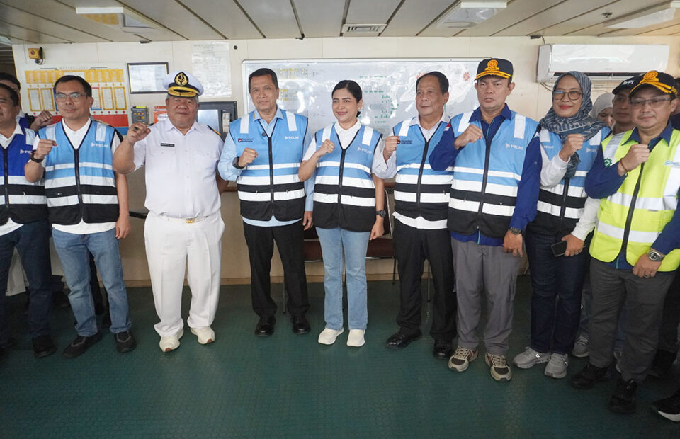 WamenPANRB dan Wamenhub Tinjau Kesiapan Kapal PELNI Melayani Arus Mudik Lebaran