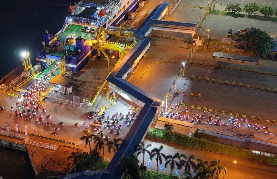 Indonesia Ferry Handles Easter Travel Surge without Major Disruption