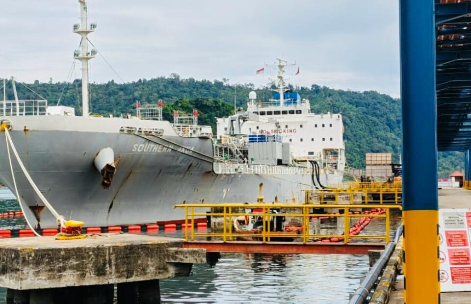 PTP Nonpetikemas Teluk Bayur Handles Palm Oil Derivative Exports to Pakistan