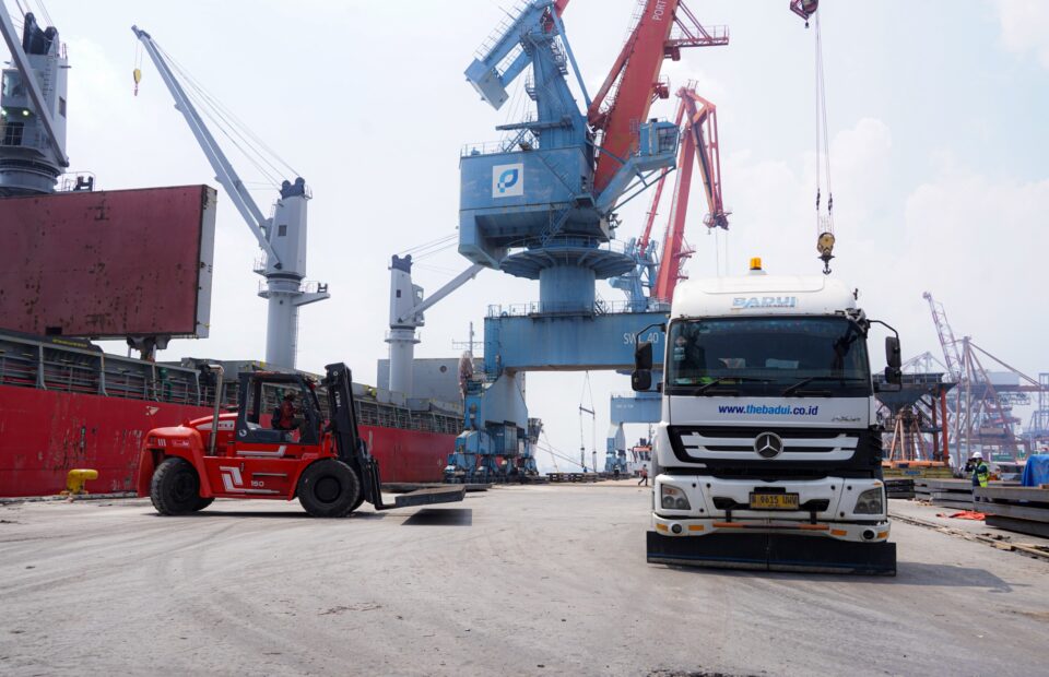 PTP Nonpetikemas Strengthens Role in Indonesia Logistics Sector