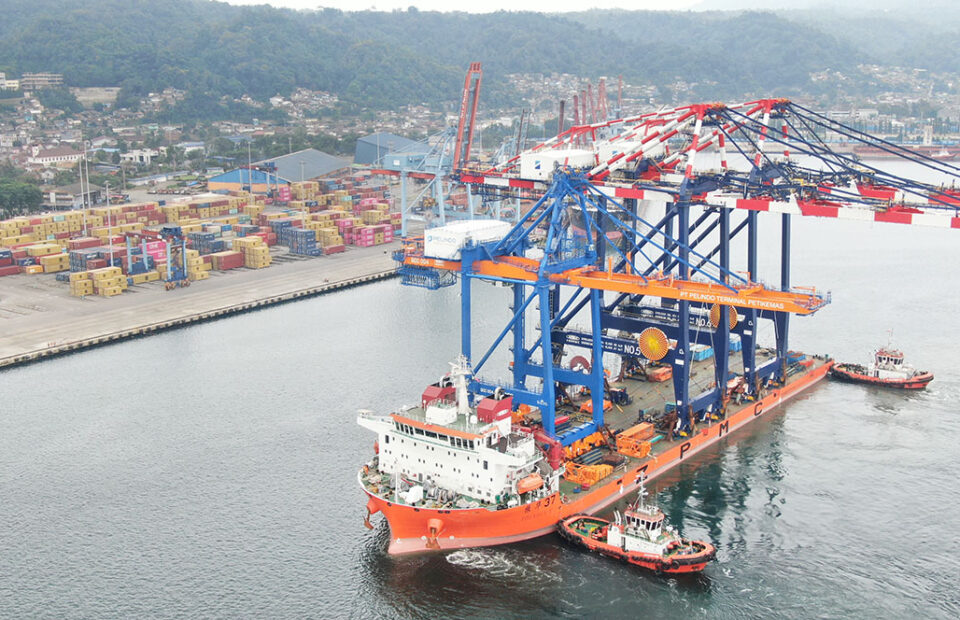 Kedatangan 1 Unit QCC Post Panamax, Total Pelabuhan Panjang punya 4 unit QCC