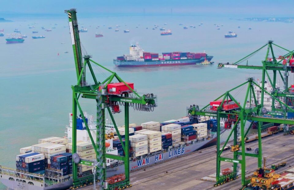 Terminal Teluk Lamong Throughput Rises 13% Through May