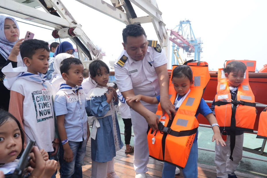PELNI Beri Edukasi Maritim dengan Lomba Mewarnai dan Tour on Board di Hari Anak Nasional