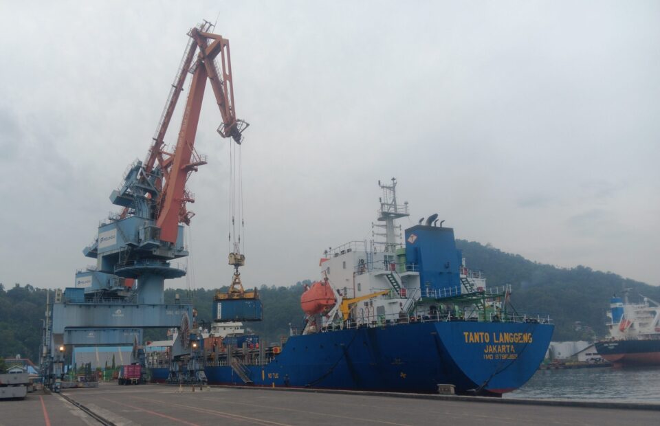 Teluk Bayur Throughput Beats July Target, Users Warn Potential Yard Occupancy Risk